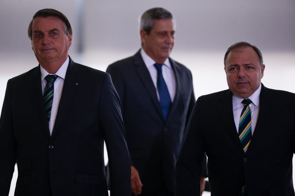 Bolsonaro quer Pazuello no governo do Amazonas