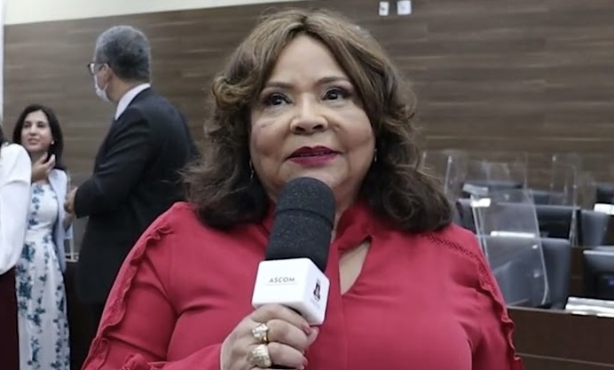Afastada e remunerada