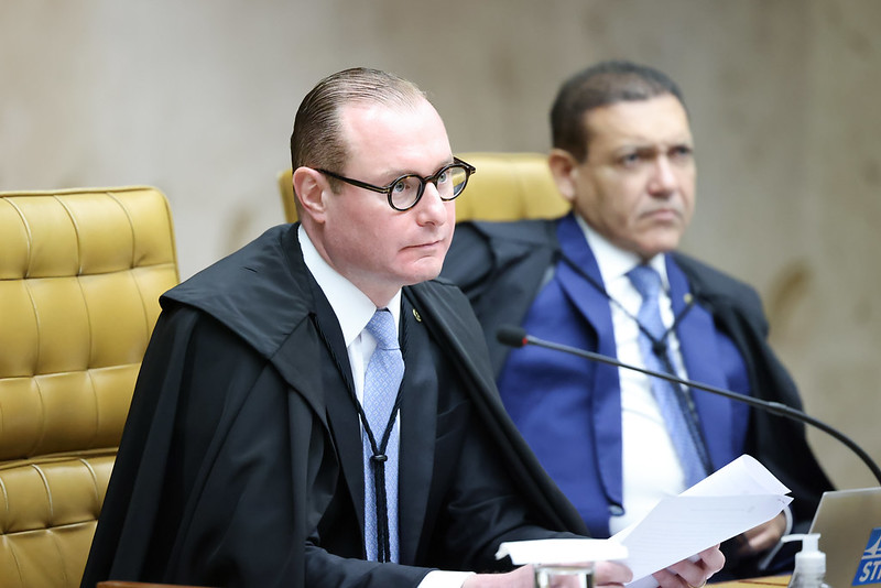 Para o fim da fila