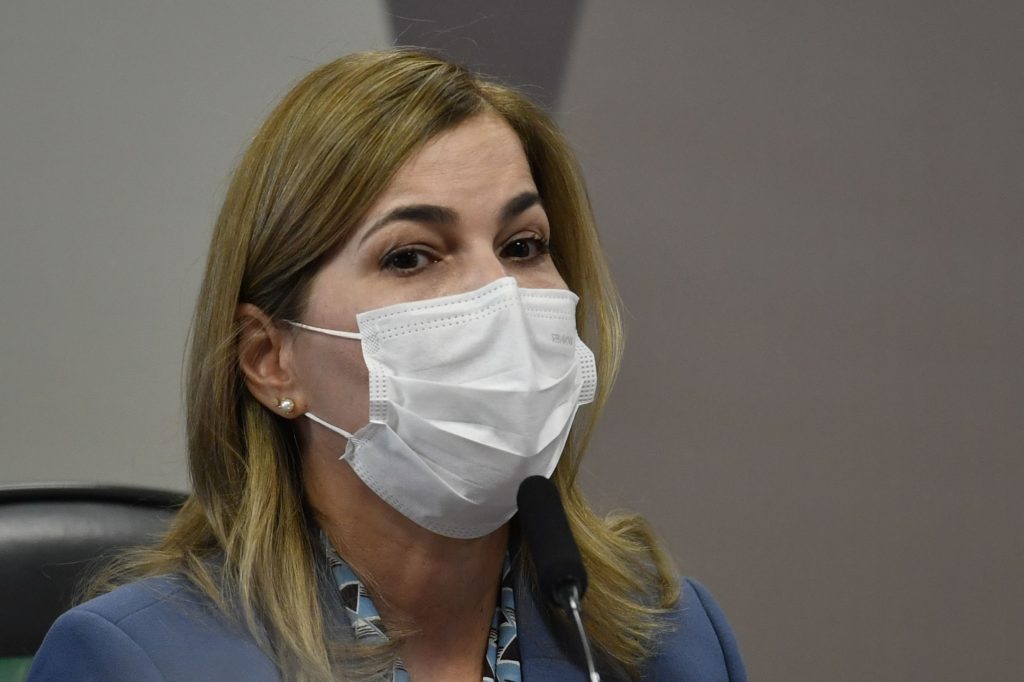 “Capitã cloroquina” desmente versão do general Pazuello