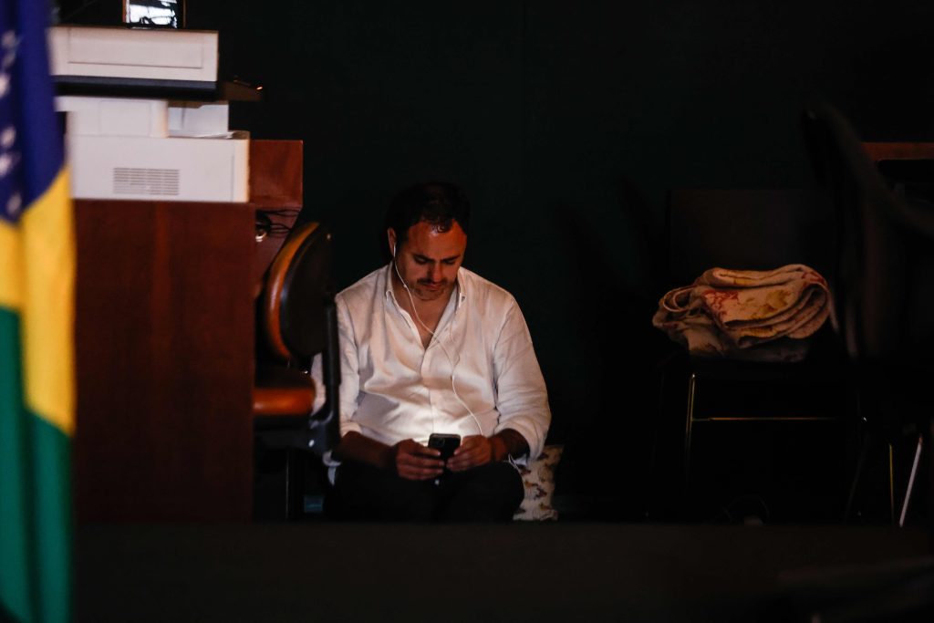 Fome pelo mandato