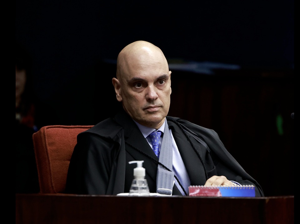 De operadores a réus