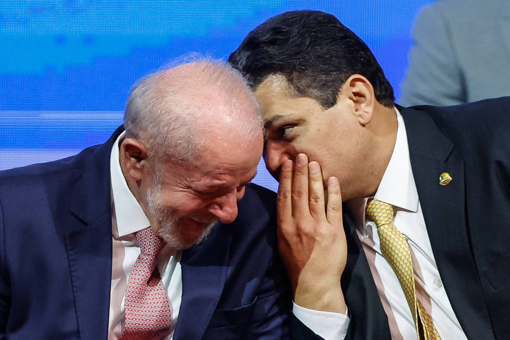 Fica com Alcolumbre