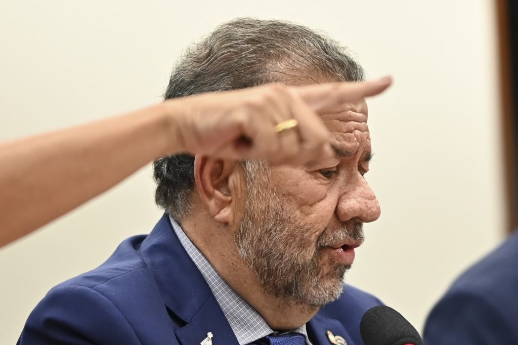 Os nomes para substituir Lupi