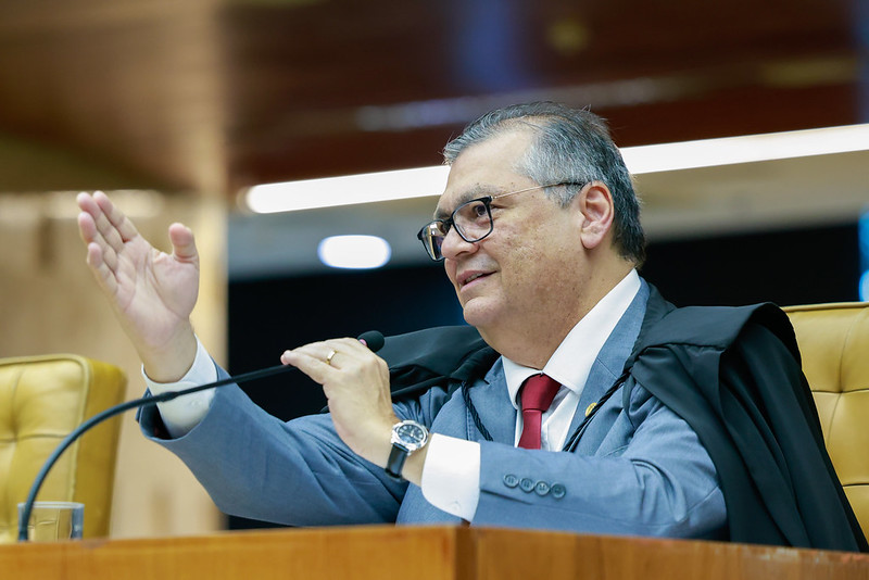 Maioria contra a manobra