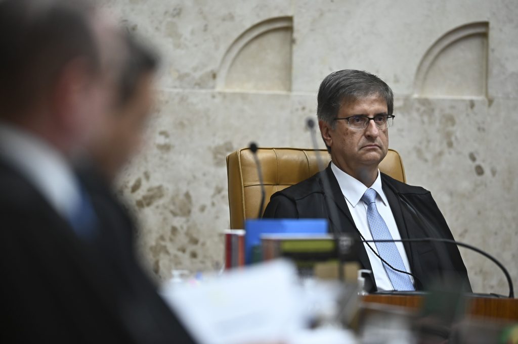 Ajuda ao adversário