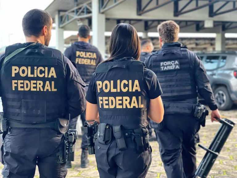 Espiões e matadores