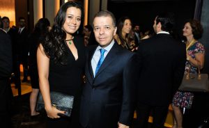 Foto: Reprodução Júnior e o Judiciário brindam
