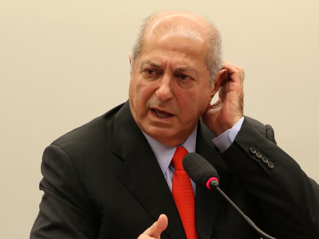 A vez de Paulo Bernardo