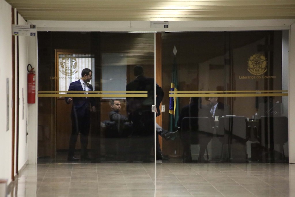 Senadores temem estar grampeados