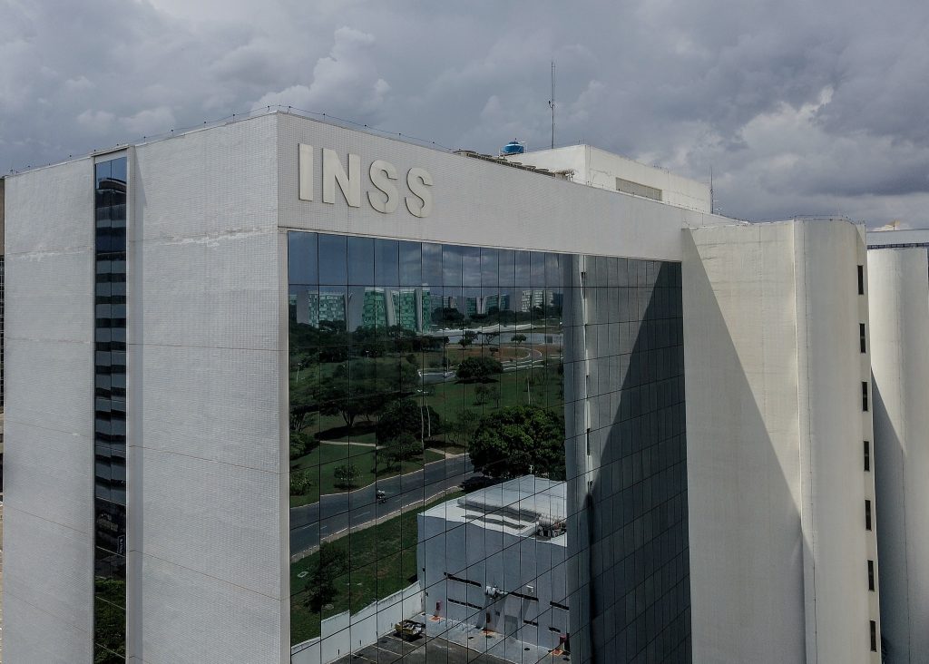 Troca de investigadores do INSS