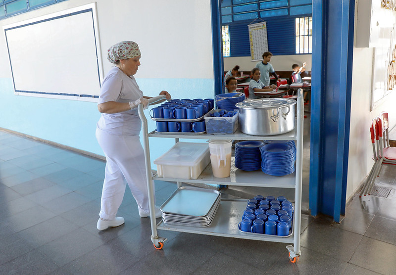 Gordura e plástico na merenda