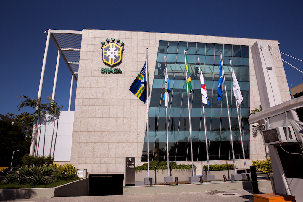 Família Bolsonaro articula para manter a CBF sob comando de um aliado