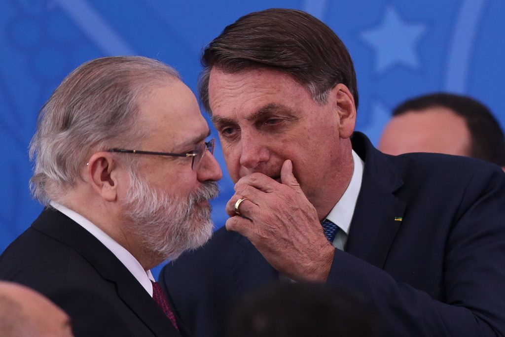 Quebra de sigilo de inquérito alimenta ataque a Aras