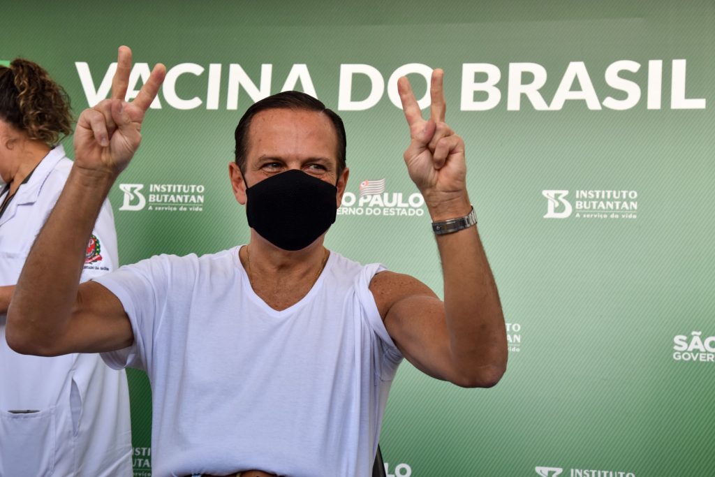 Ministro da Saúde critica vacina que projetou Doria
