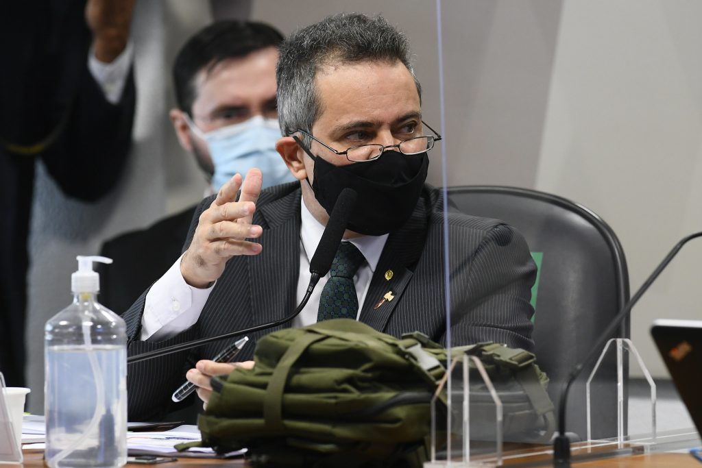Senadores ligam cloroquina a corrupção