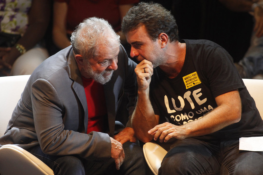 Lula põe o pé na estrada