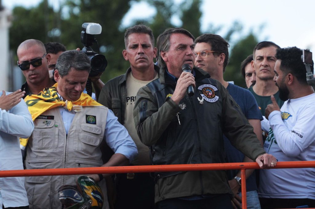 Passeios de moto serão rotina para Bolsonaro