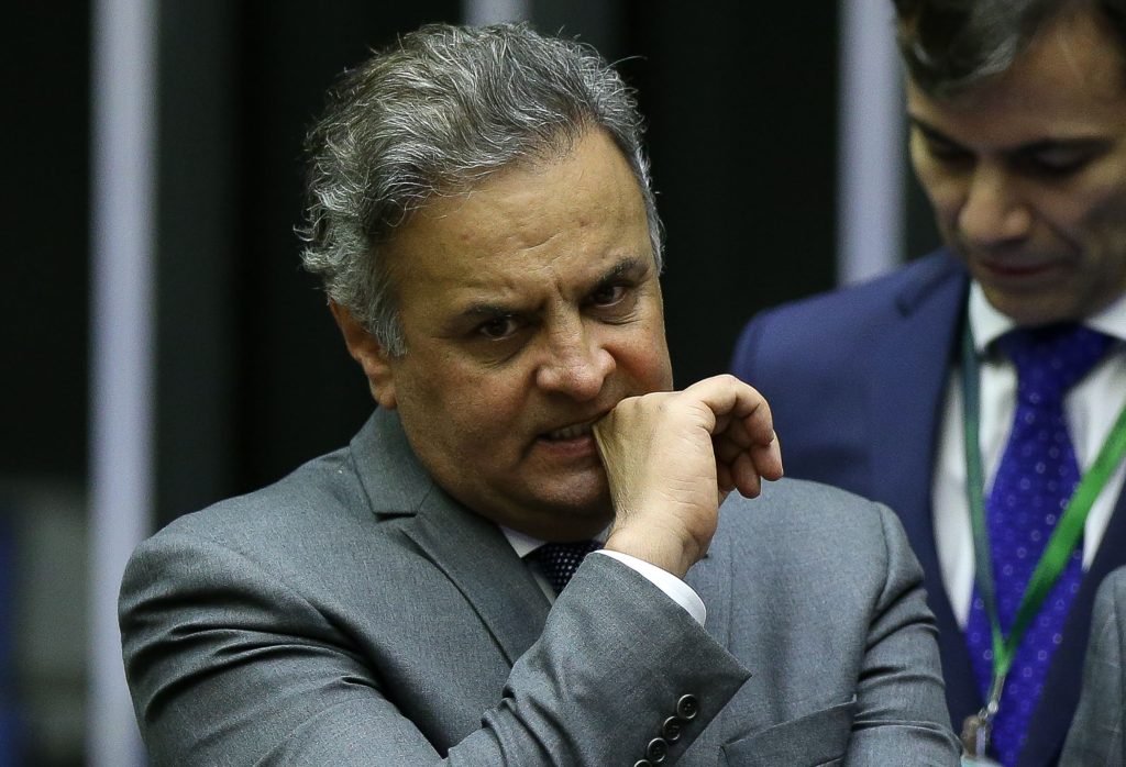Aécio quer aproximar PSDB de Bolsonaro