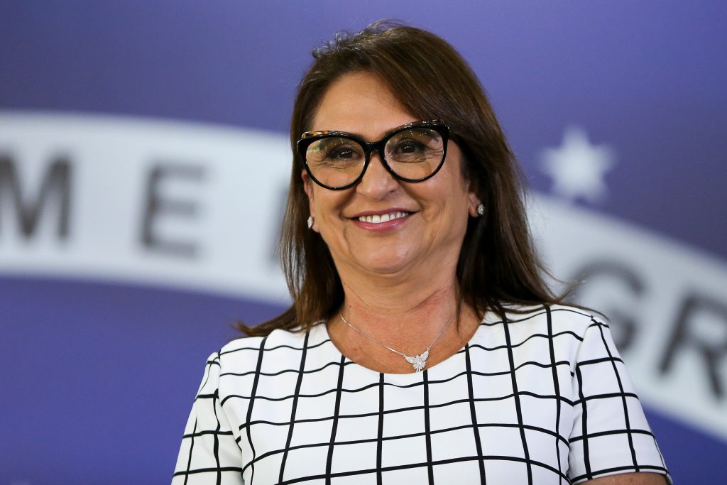 Renan articula vaga para Kátia Abreu no TCU