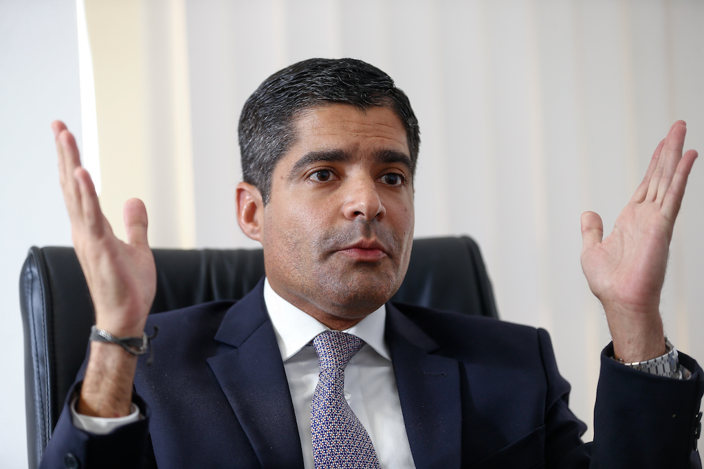 ACM Neto luta para manter Pacheco no DEM