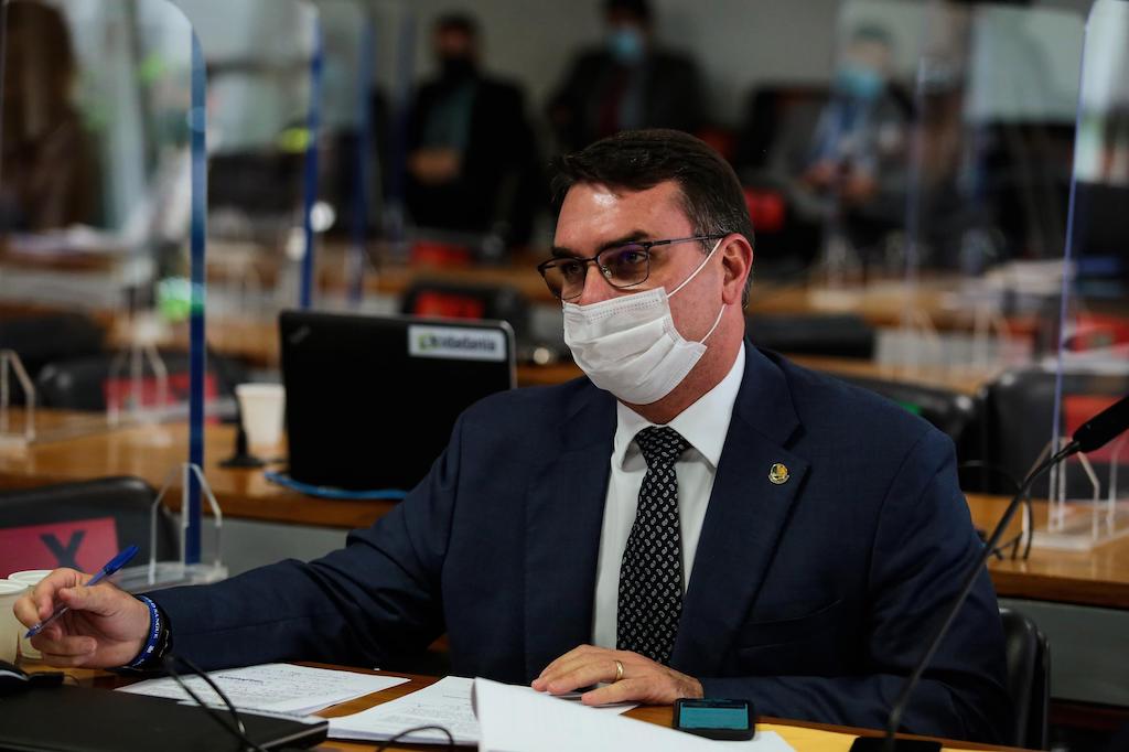 Planalto precisa rifar Barros para proteger Flávio Bolsonaro