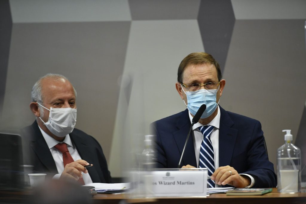Carlos Wizard não respondeu perguntas dos senadores