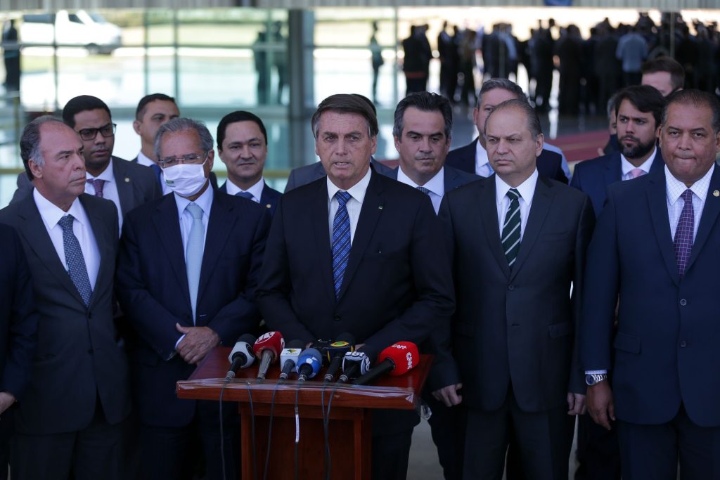 Bolsonaro procura salvar o casamento com o centrão