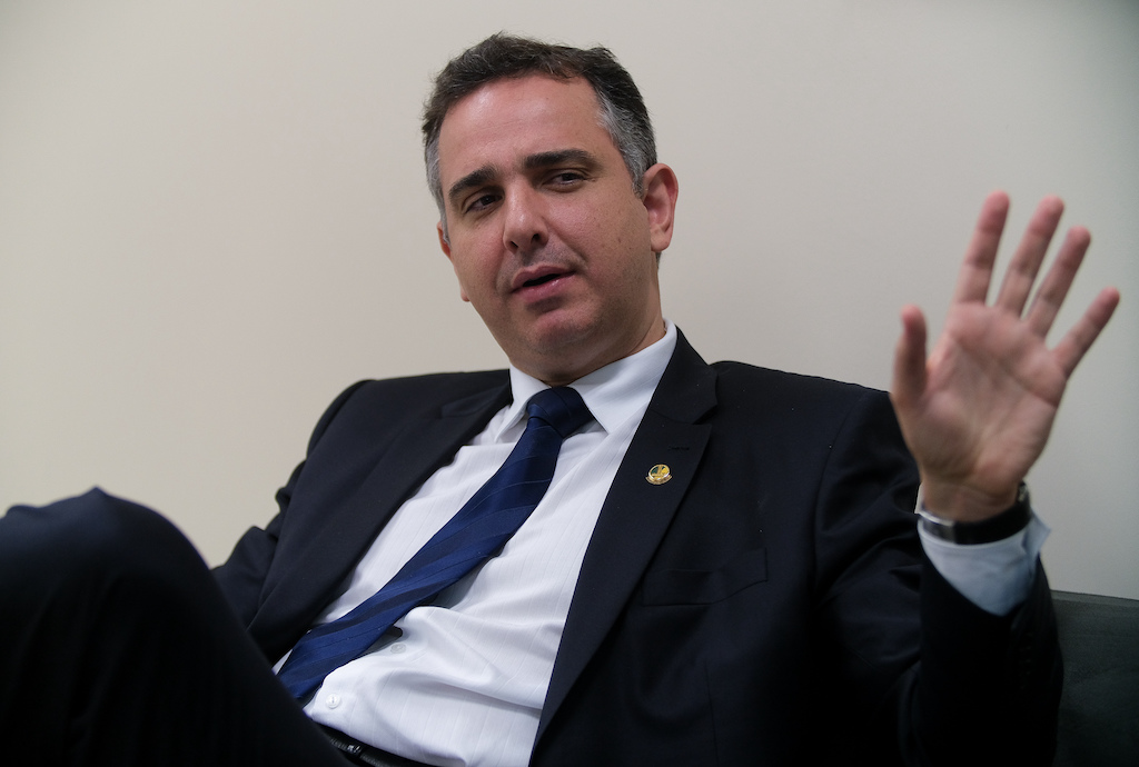 Rodrigo Pacheco está à deriva