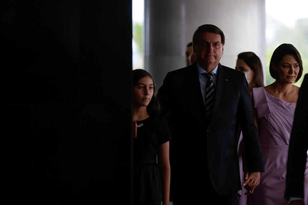 STF já tem votos para arquivar caso dos depósitos de Fabrício Queiroz