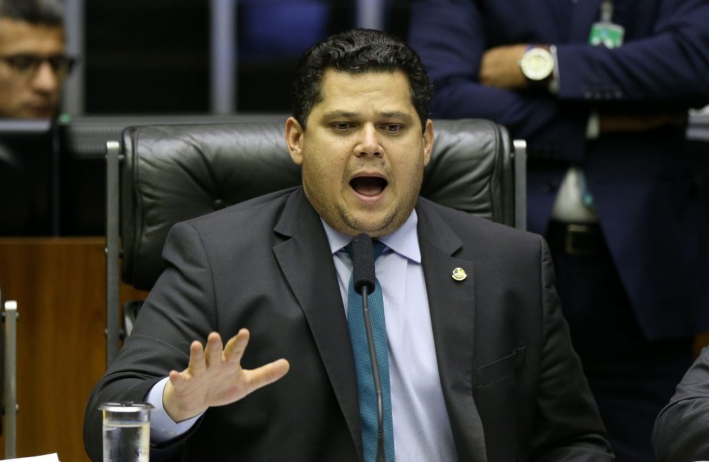 Senadores vão resistir a André Mendonça