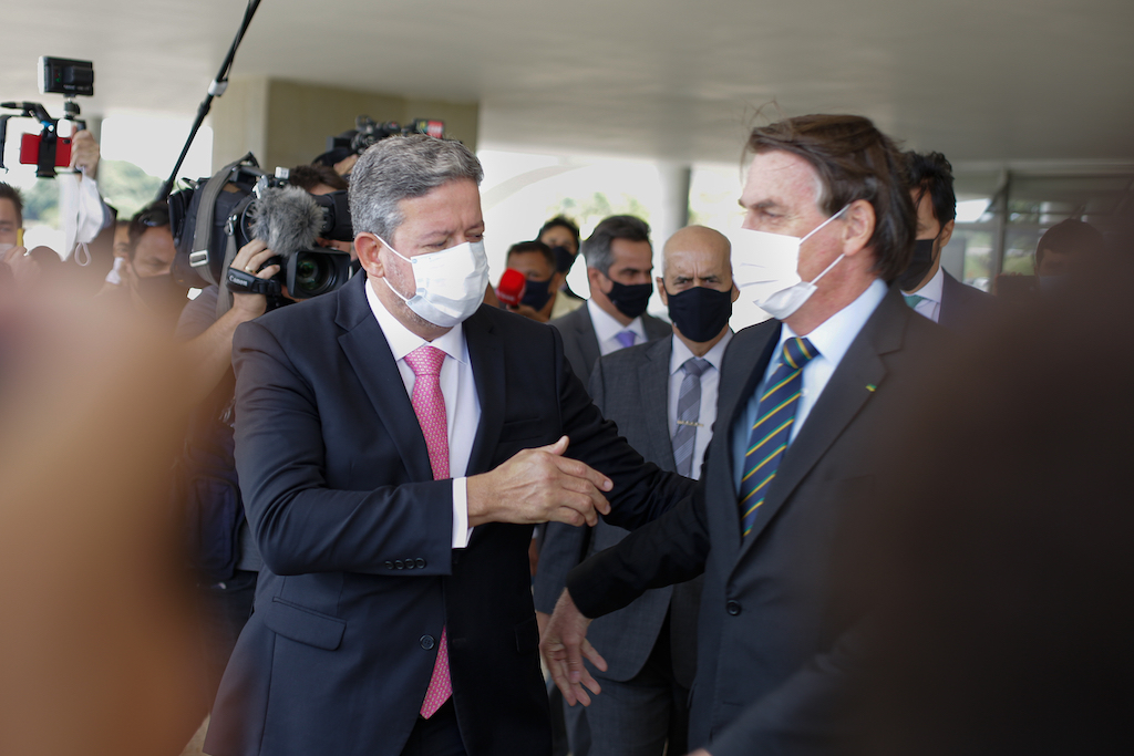 Governo quer recesso para estancar desgaste com a CPI