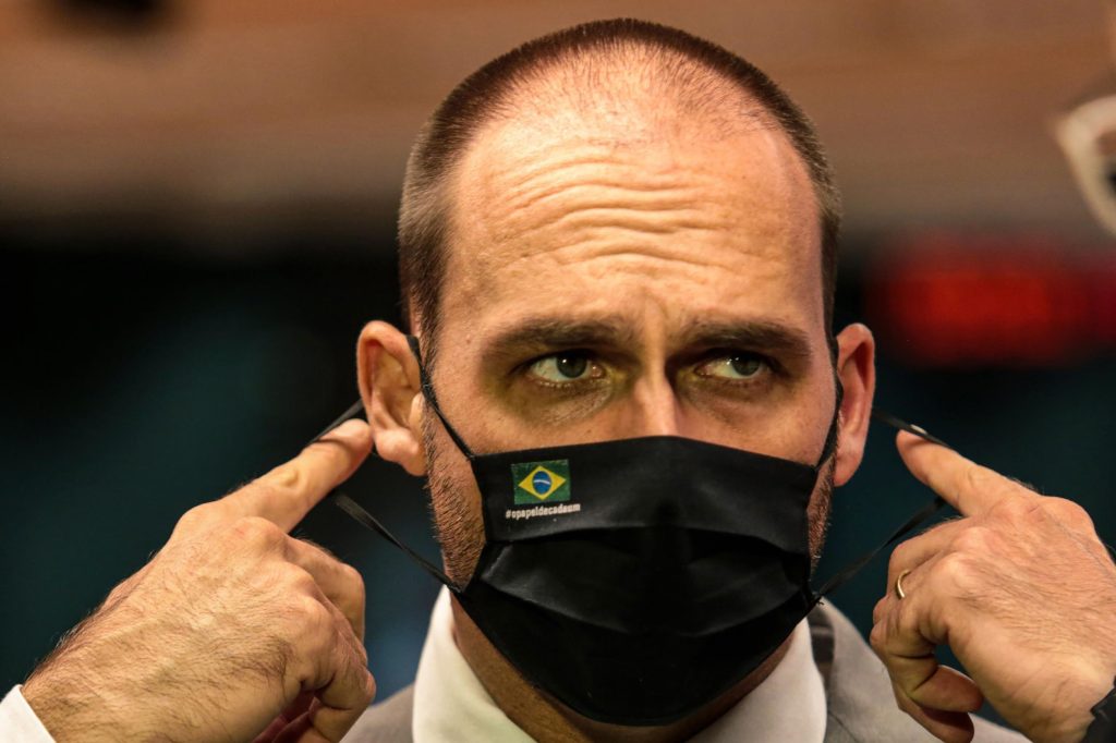 Bolsonaro diz a deputados que é contra o distritão