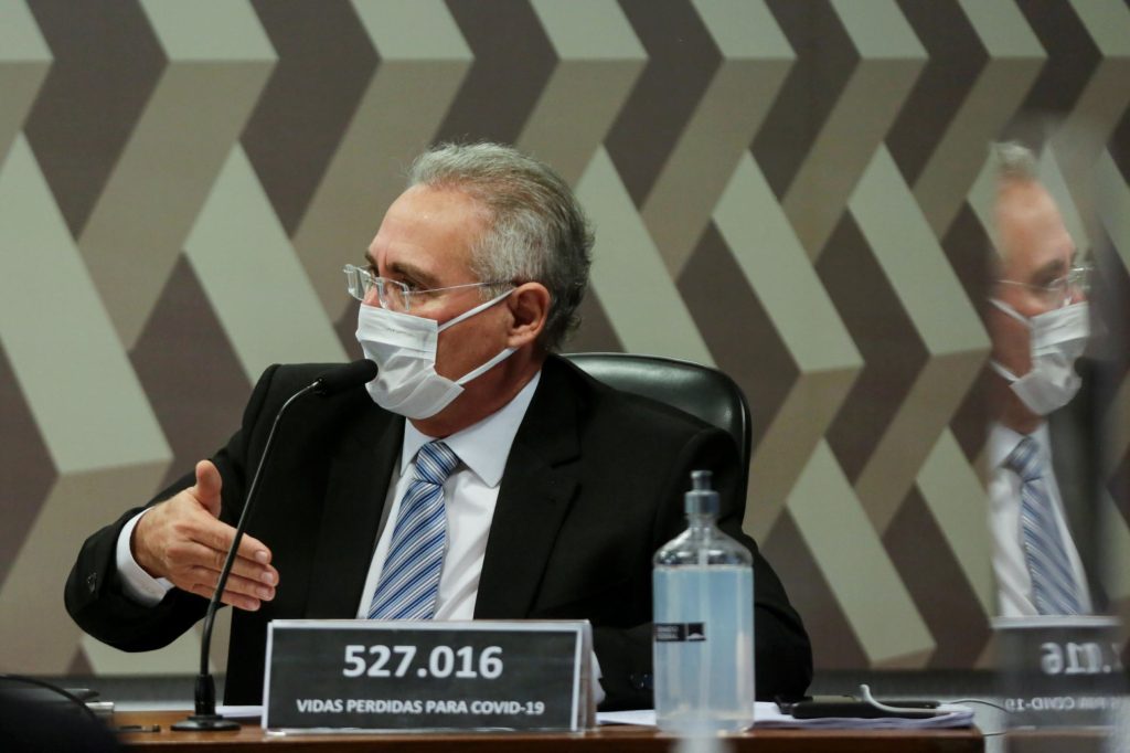 Briga bilionária do saneamento acirra disputa entre Renan e Lira
