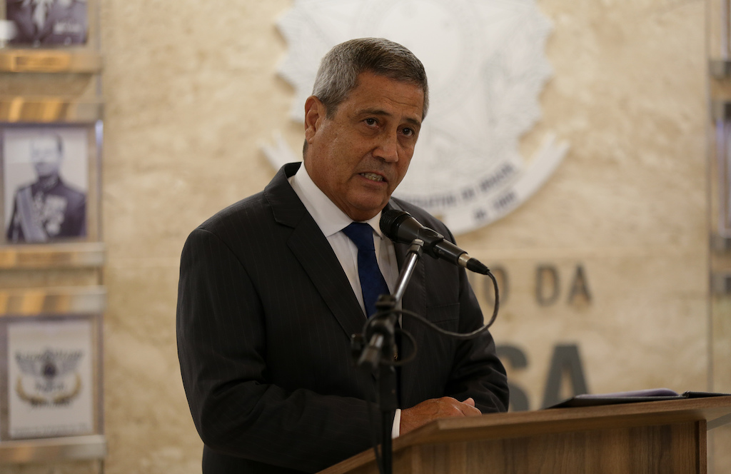 Relator da CPI quer convocar Walter Braga Netto