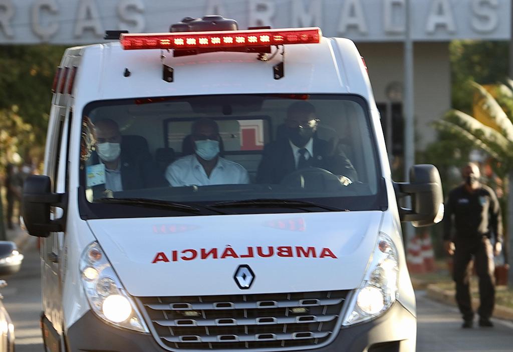 Bolsonaro terá “tratamento conservador”, dizem médicos