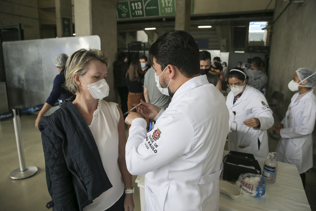 Mistura de vacinas para grávidas causa controvérsia