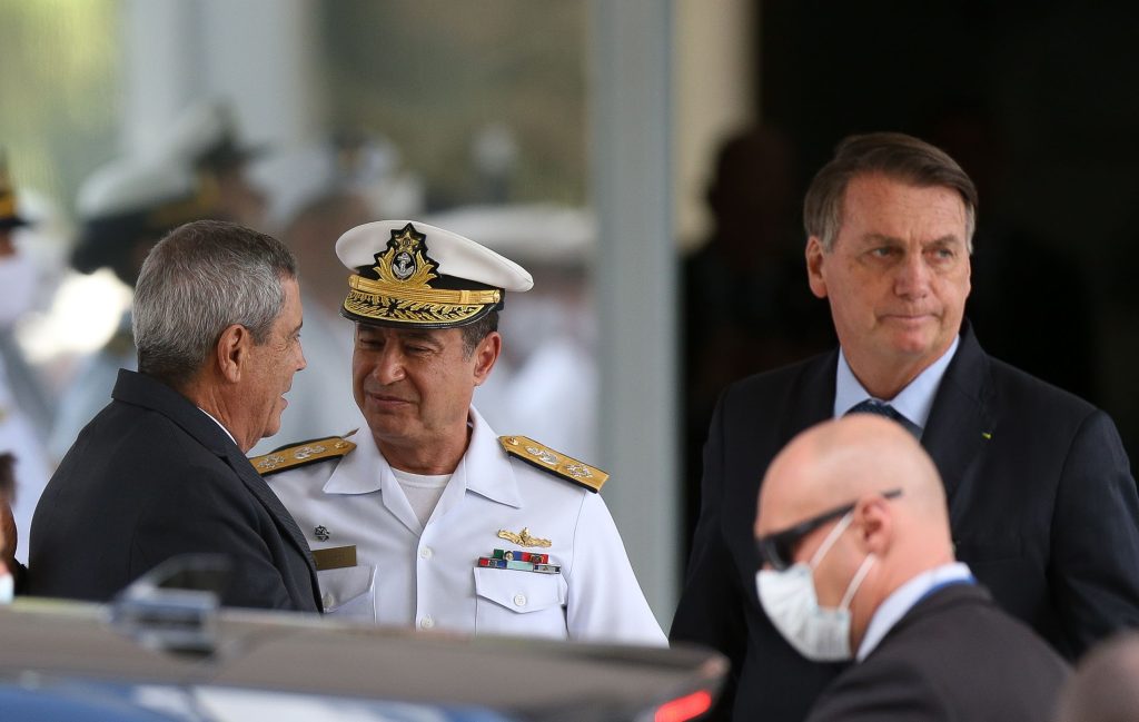 Bolsonaro não tolera brilho no Planalto