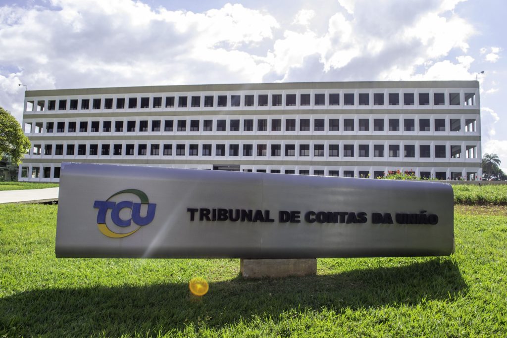 Deputados em guerra pela vaga no TCU