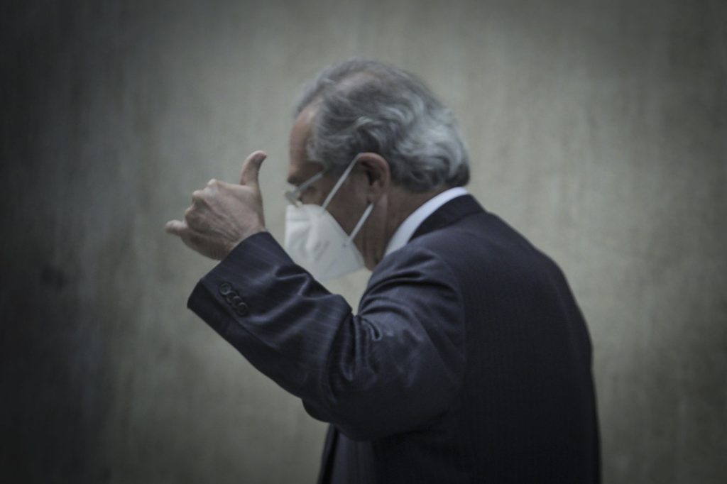Guedes tem a chave do cofre para a reeleição