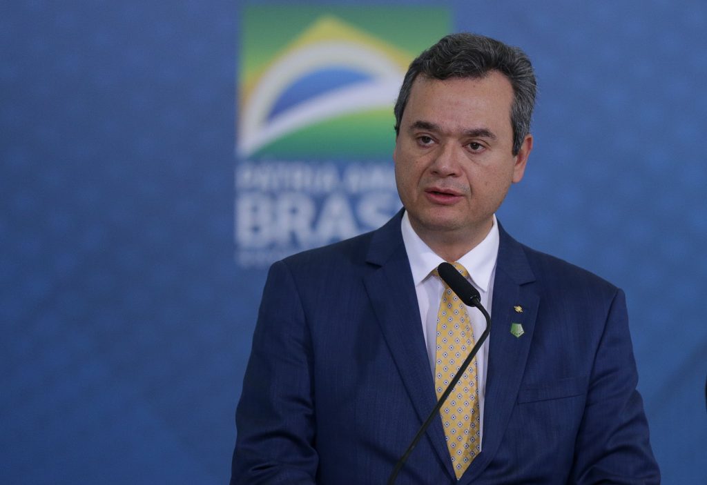 Projeto do IR reduz alavancagem dos bancos em R$ 500 bilhões