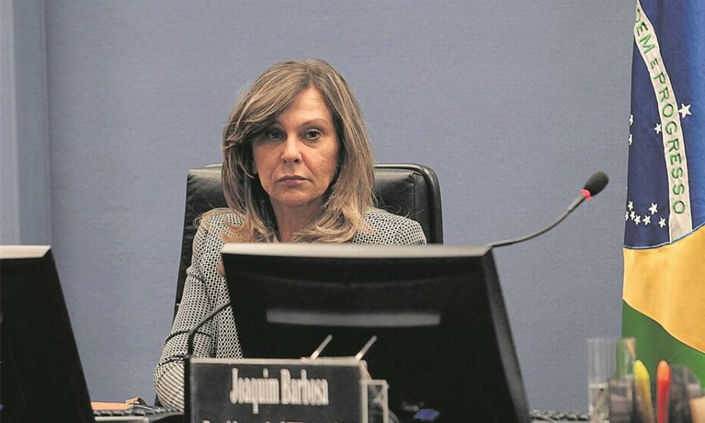 Lindôra como PGR é obstáculo para que Aras consiga vaga no Supremo