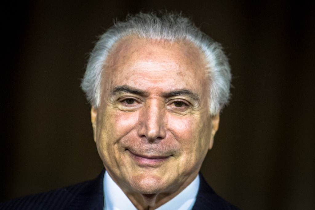 Cotado para o Itamaraty, Temer negocia seus serviços com a chinesa Huawei