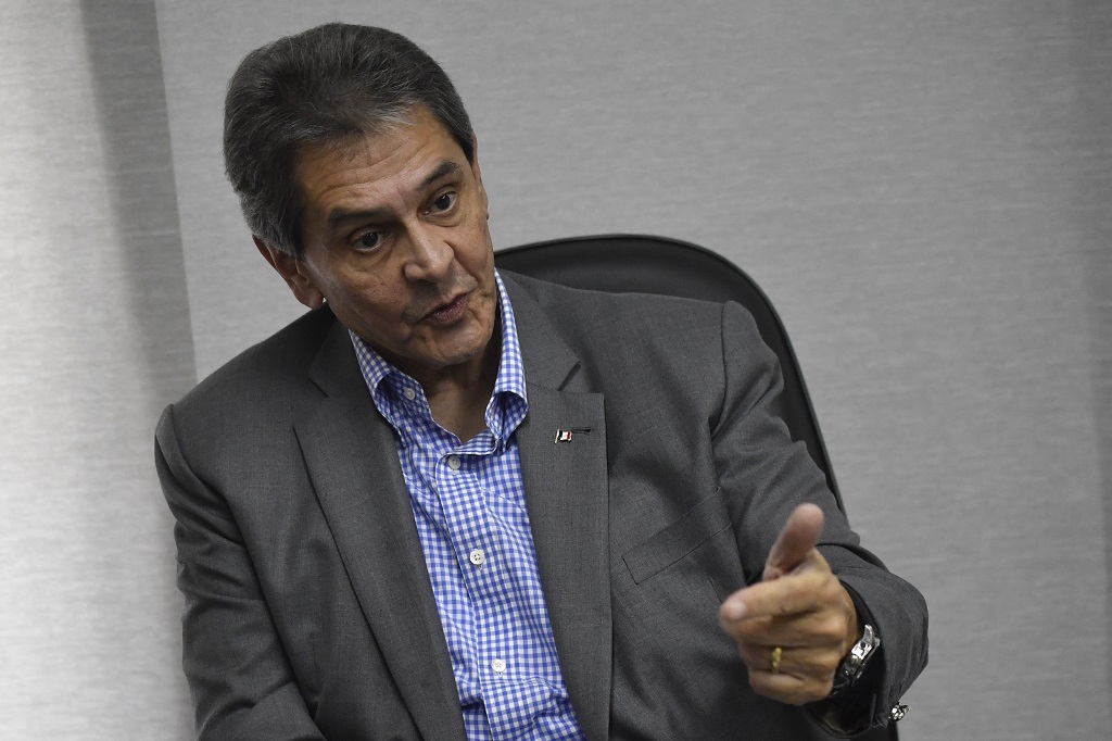 Jefferson pede a Moraes transferência para hospital