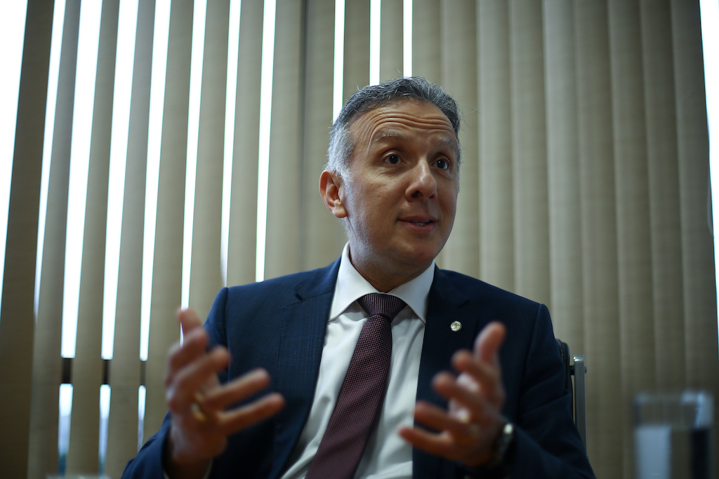 Aguinaldo Ribeiro espalha que será o candidato de Maia