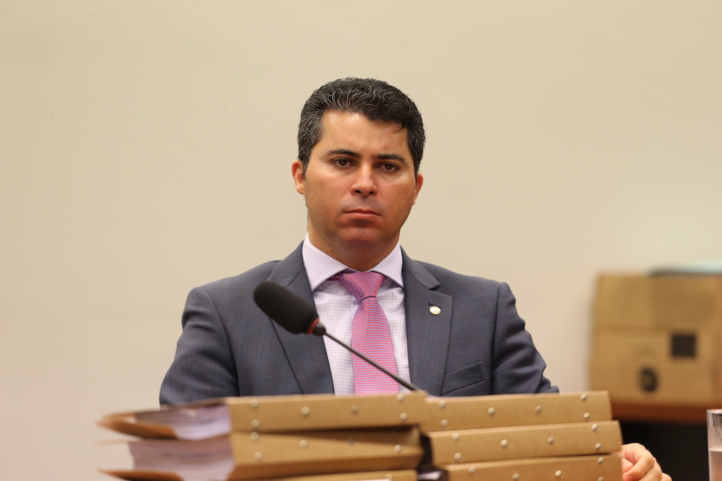 Relatório governista da CPI da Pandemia dirá que Bolsonaro impediu fraude nas vacinas