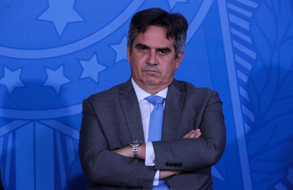 Bolsonaro avisa Ciro que ministro não poderá lotear Casa Civil