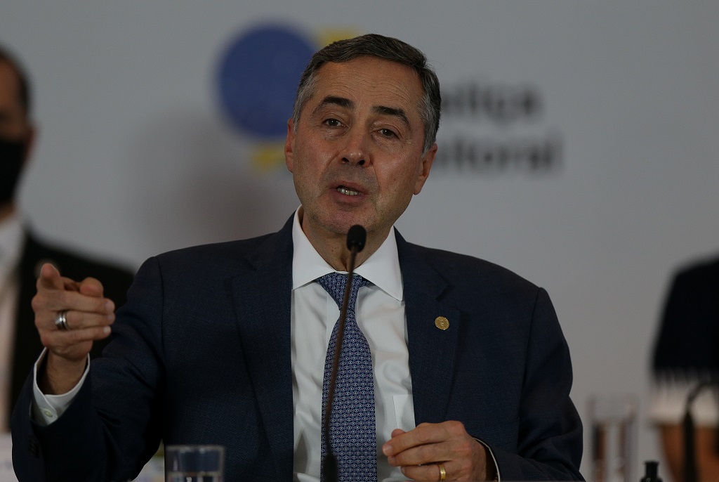 Barroso chama Bolsonaro de “farsante” que coloca país no mesmo caminho da Venezuela