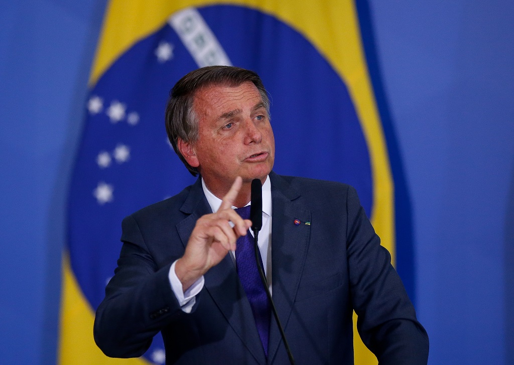 Bolsonaro culpa “calor do momento” por falas contra Supremo e TSE