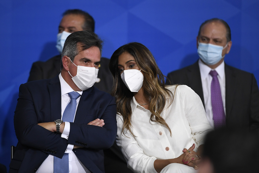 Ciro Nogueira e Flávia Arruda avaliam deixar governo em janeiro